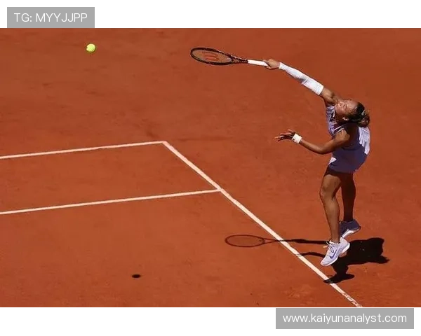 网球赛场新星崛起引关注大满贯赛事精彩瞬间盘点